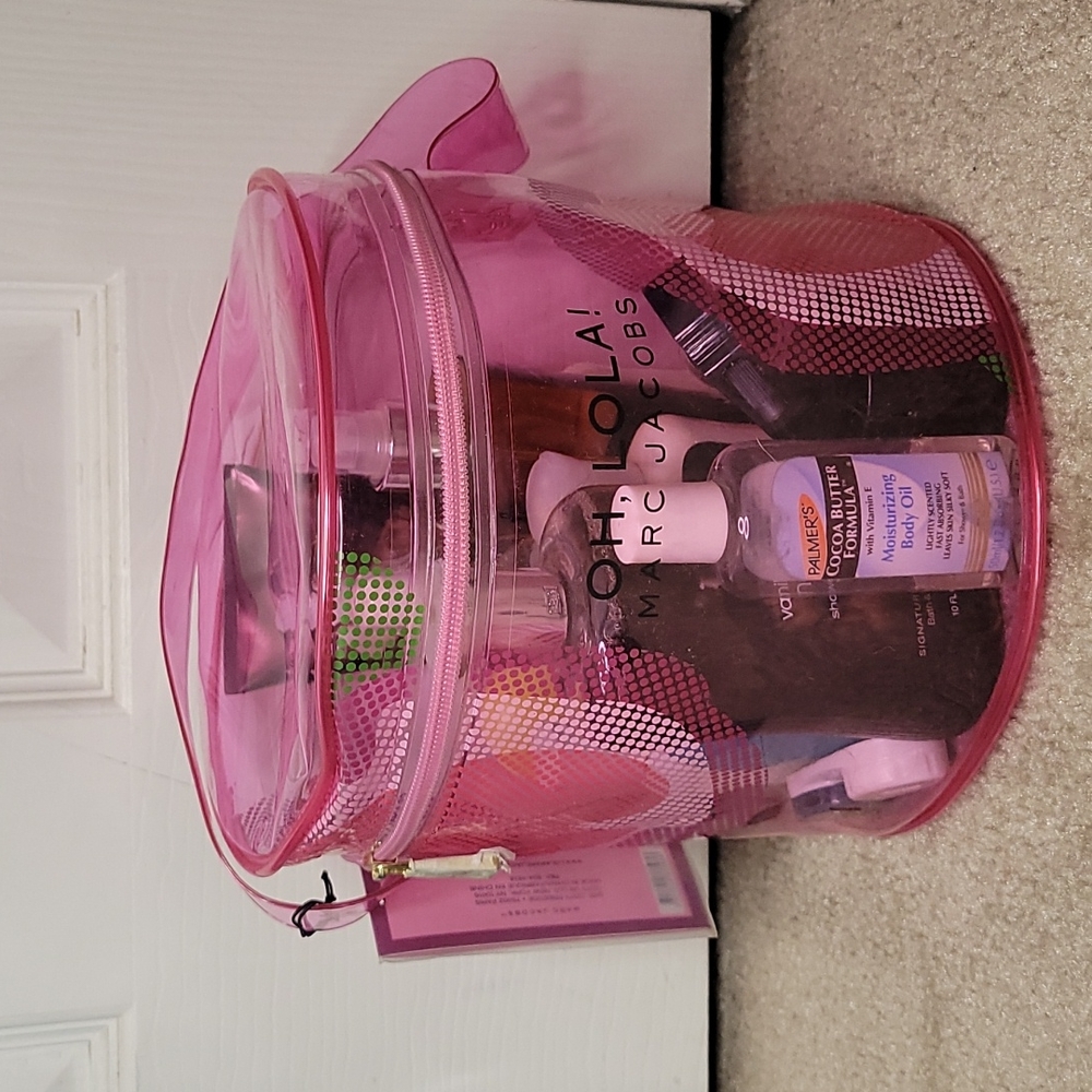 MARC JACOBS OH, LOLA!  toiletry/makeup/accessories case.